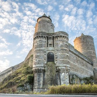 Restons groupés, départ immédiat aux Portes de la Bretagne