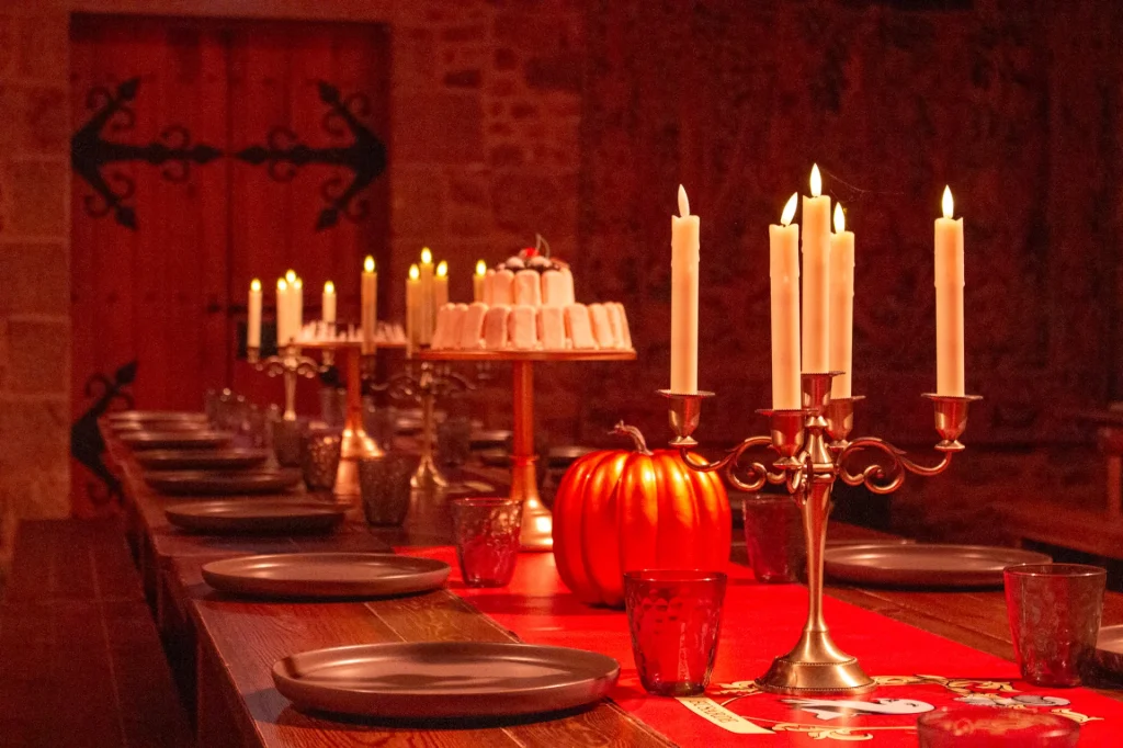 Salle des Banquets de la Nouvelle Ecole des Sorciers en Bretagne