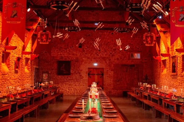 Salle des Banquets de la Nouvelle École des Sorciers en Bretagne